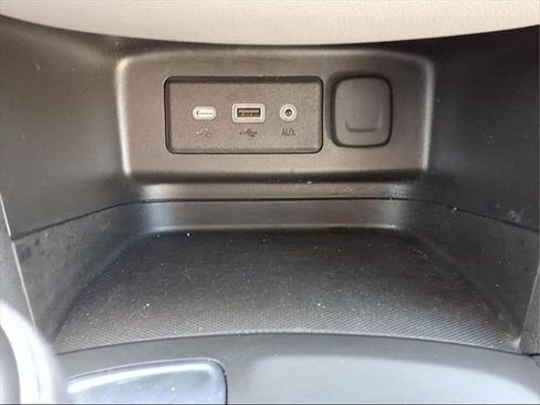 Used 2021 Chevrolet Equinox LS image 19