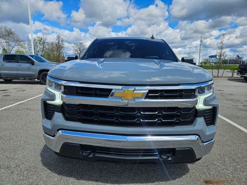 Used 2024 Chevrolet Silverado 1500 LT AWD/4WD image 2