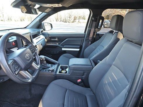 Used 2024 Toyota Tacoma TRD Off-Road image 18