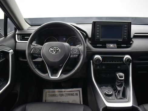 Used 2021 Toyota RAV4 XLE Premium AWD/4WD image 16