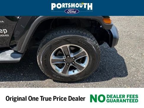 Used 2020 Jeep Wrangler Unlimited Sahara AWD/4WD image 32