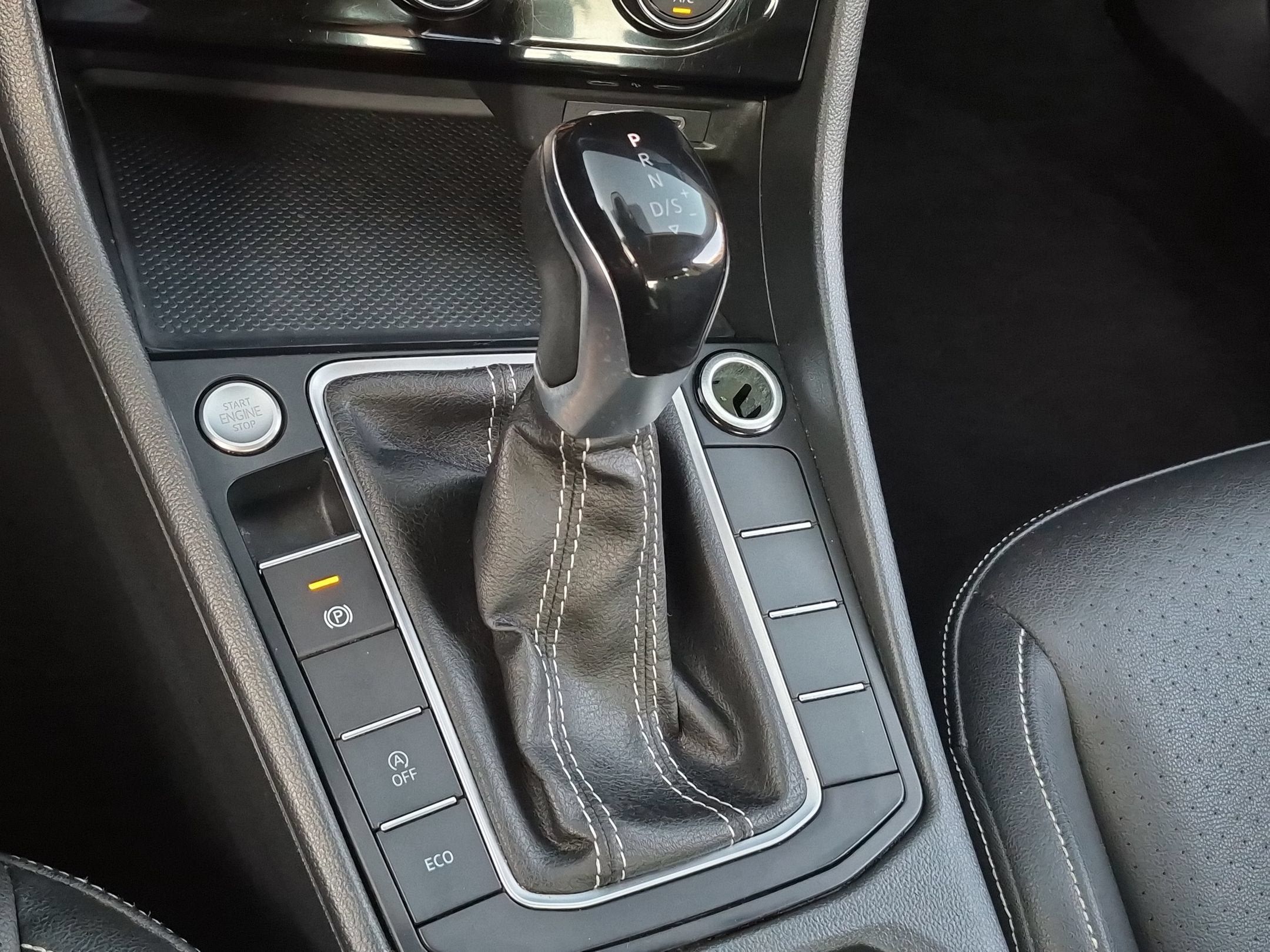 Used 2024 Volkswagen Jetta SE FWD image 19