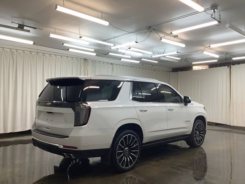 Used 2025 Chevrolet Tahoe High Country AWD/4WD image 6