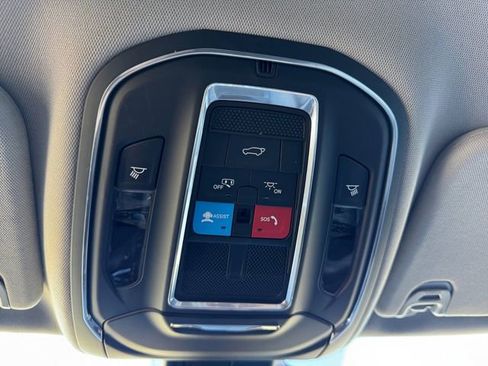 Used 2024 Jeep Wagoneer Series II w/ Flexible Seating Group image 26