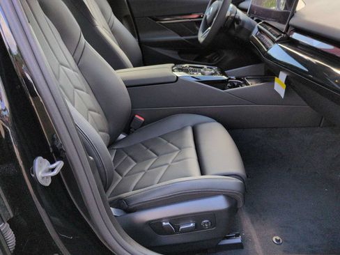 Used 2027 BMW 530i xDrive w/ M Sport Package AWD/4WD image 24