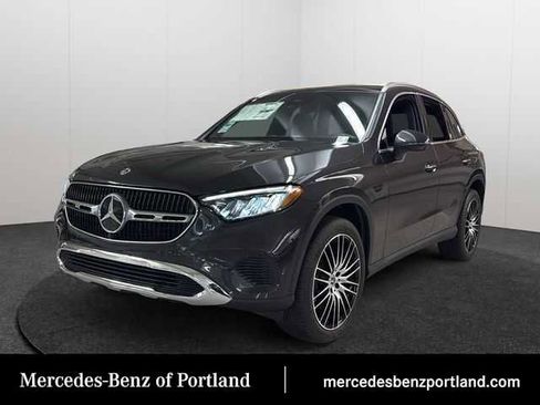 Used 2025 Mercedes-Benz GLC 300 4MATIC image 1