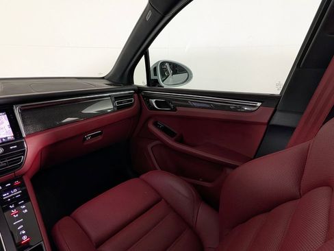 Certified 2023 Porsche Macan S image 23
