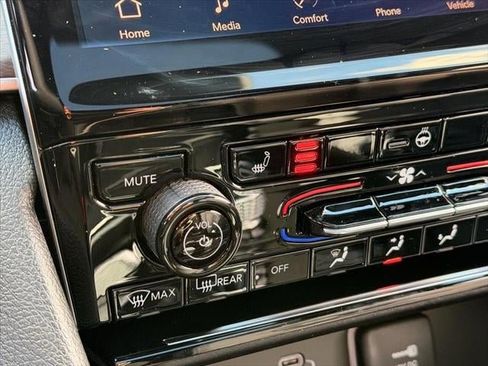 New 2025 Jeep Grand Cherokee Limited image 40