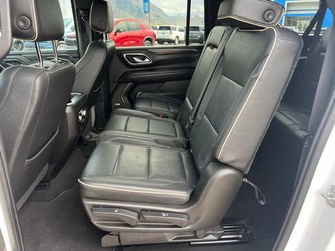 Used 2021 GMC Yukon XL SLT AWD/4WD image 25