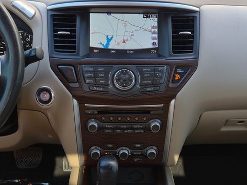 Used 2017 Nissan Pathfinder Platinum image 25