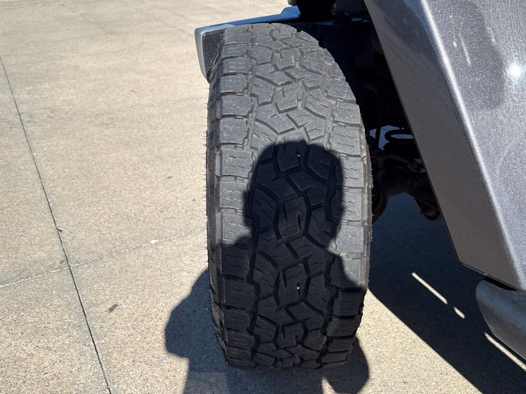 Used 2017 Jeep Wrangler Unlimited Sahara w/ Connectivity Group AWD/4WD image 52