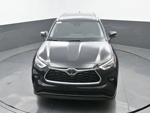 Used 2026 Toyota Highlander Limited image 30