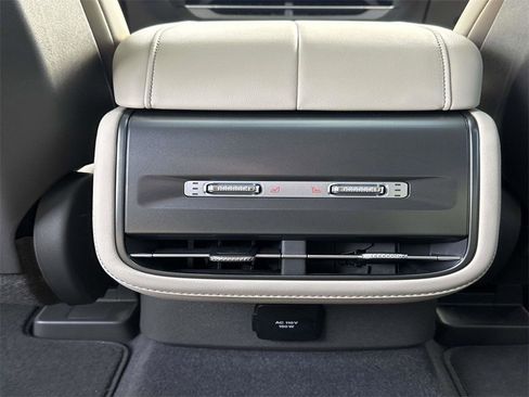 Used 2025 Lincoln Nautilus Reserve w/ Jet Appearance Package image 17