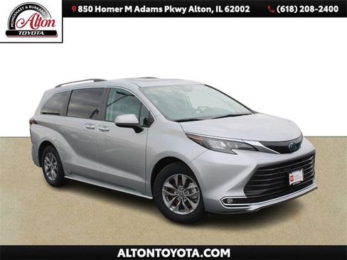Certified 2024 Toyota Sienna XLE image 1