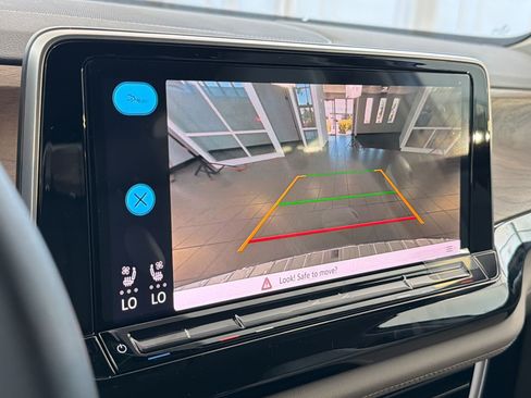 New 2026 Volkswagen Atlas SE FWD image 23