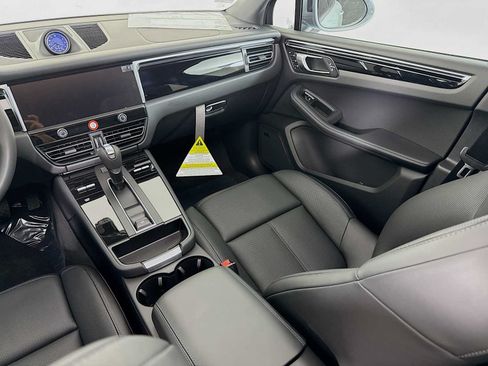 New 2026 Porsche Macan AWD/4WD image 25