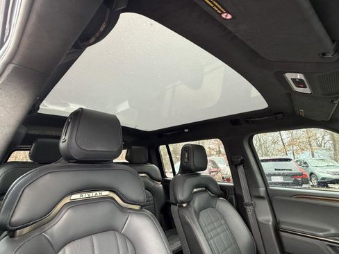 Used 2025 Rivian R1S Premium image 35