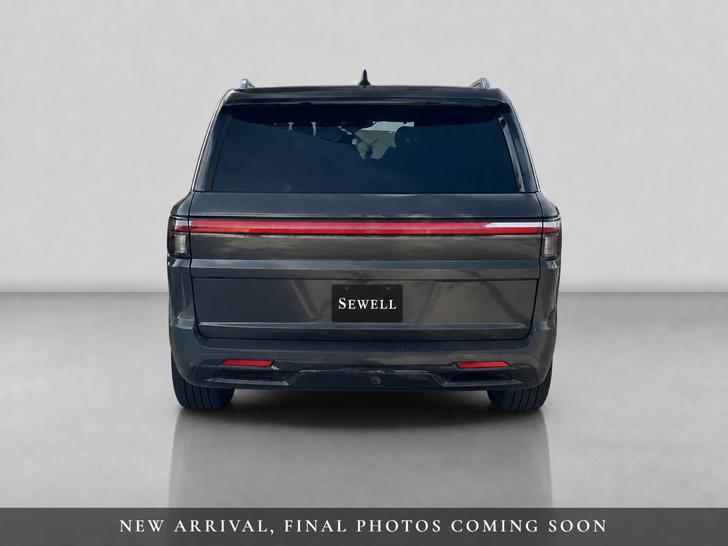 Used 2025 Lincoln Navigator L Black Label AWD/4WD image 3