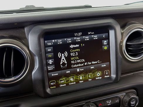 Used 2023 Jeep Gladiator Overland image 32