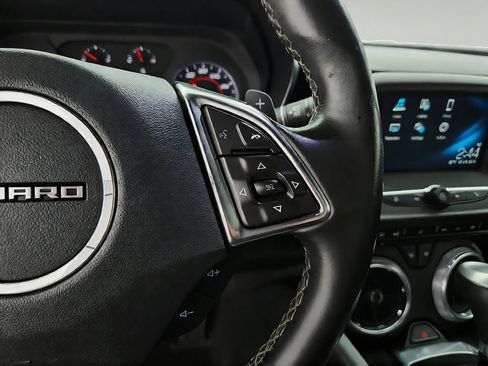 Used 2018 Chevrolet Camaro LT RWD image 17