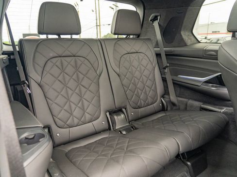 Used 2024 BMW X7 xDrive40i w/ M Sport Package AWD/4WD image 20