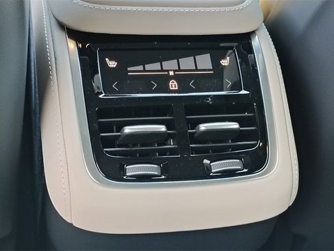 New 2026 Volvo XC90 B6 Plus image 30