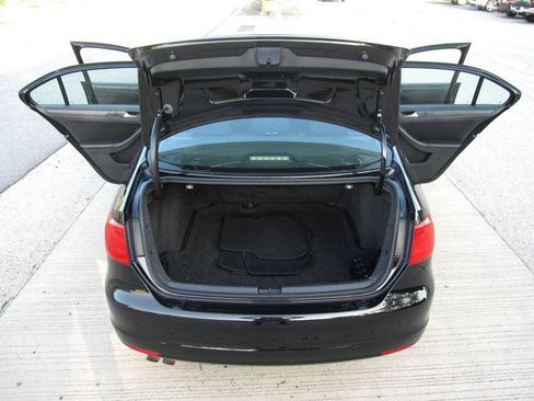 Used 2012 Volkswagen Jetta SE FWD image 28