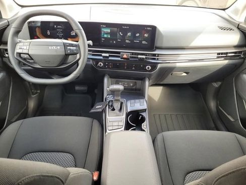 New 2026 Kia Sportage LX FWD image 13