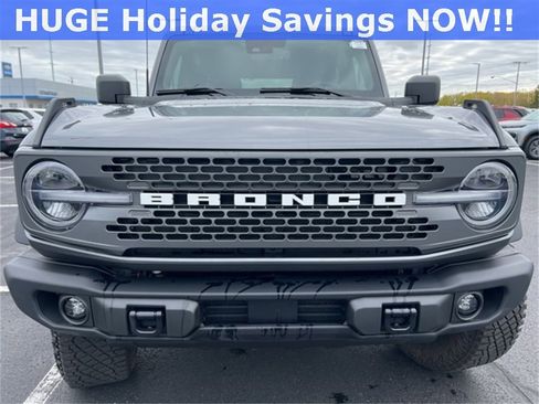 Used 2023 Ford Bronco Badlands w/ Sasquatch Package image 3