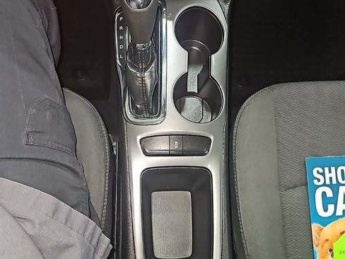 Used 2017 Chevrolet Cruze LT w/ Sun And Sound Package image 18