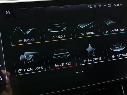 Used 2022 Audi e-tron Premium Plus w/ Premium Plus Package image 68