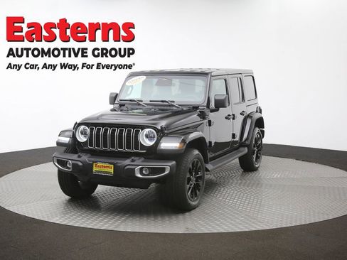 Used 2025 Jeep Wrangler Unlimited Sahara AWD/4WD image 54