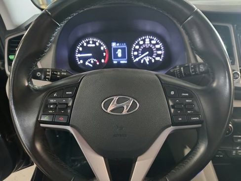 Used 2017 Hyundai Tucson Value AWD/4WD image 11