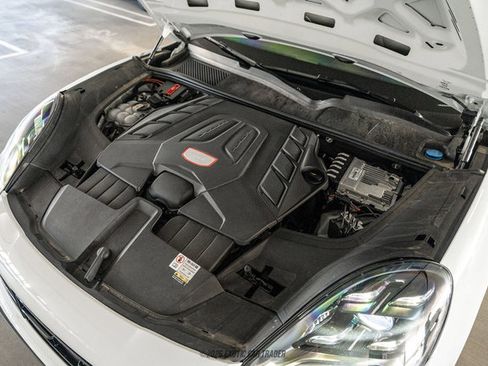 Used 2023 Porsche Cayenne Turbo AWD/4WD image 16