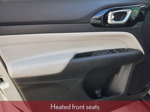 Used 2024 Jeep Compass Limited image 11