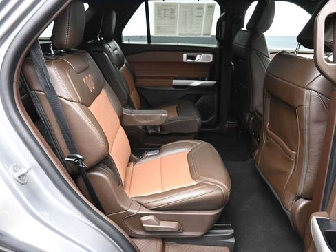 Used 2022 Ford Explorer King Ranch w/ Premium Technology Package AWD/4WD image 27