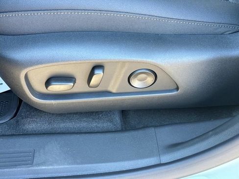 New 2026 Chevrolet Equinox LT w/ Convenience Package II FWD image 23