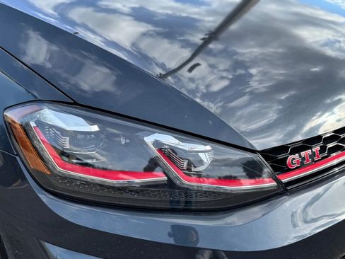Used 2020 Volkswagen GTI SE FWD image 10
