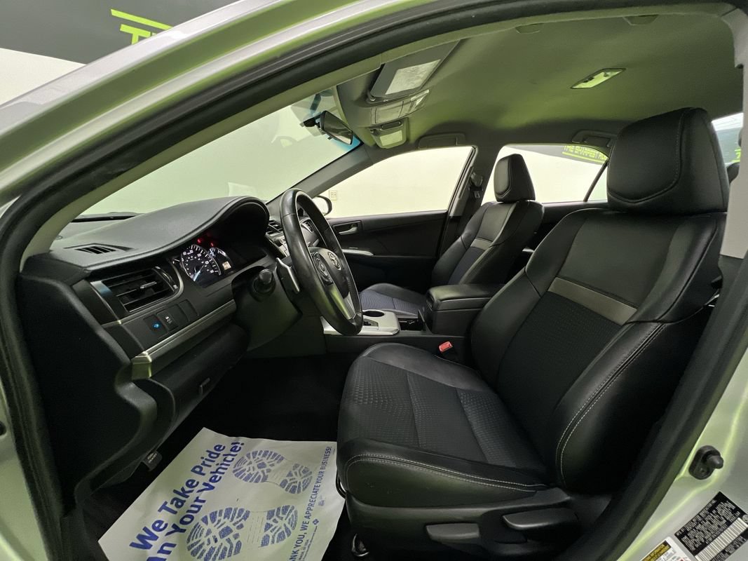 Used 2012 Toyota Camry SE FWD image 17