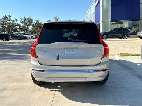 Used 2025 Volvo XC90 B6 Plus w/ Protection Package Premier image 5
