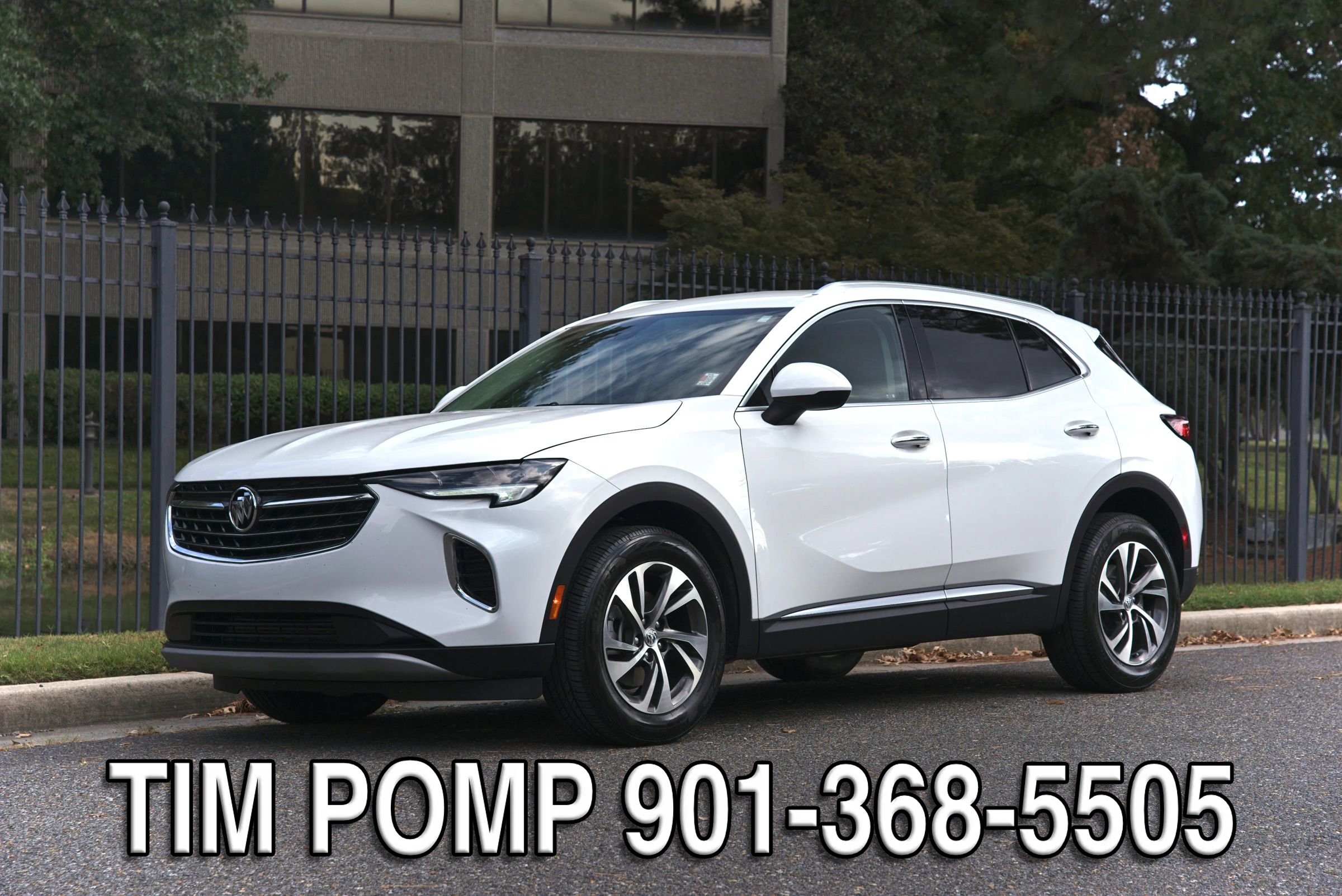 Used 2023 Buick Envision Essence FWD image 1