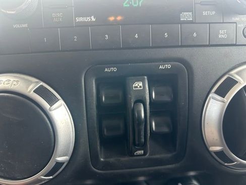 Used 2013 Jeep Wrangler Unlimited Rubicon w/ Dual Top Group image 26