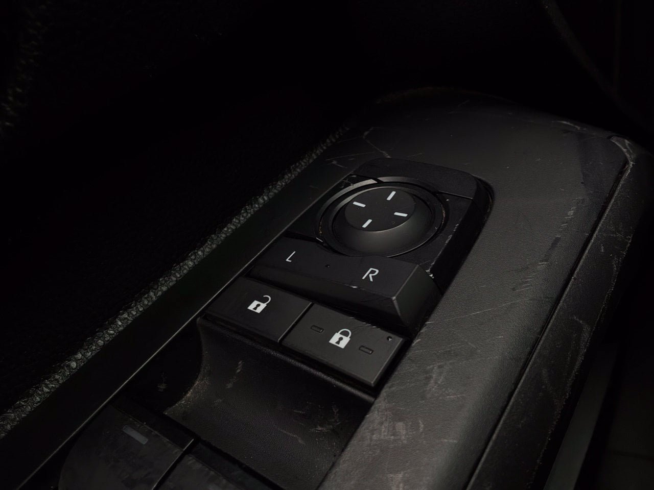 Used 2024 Toyota Tacoma TRD Off-Road w/ TRD Off Road Premium Package AWD/4WD image 28