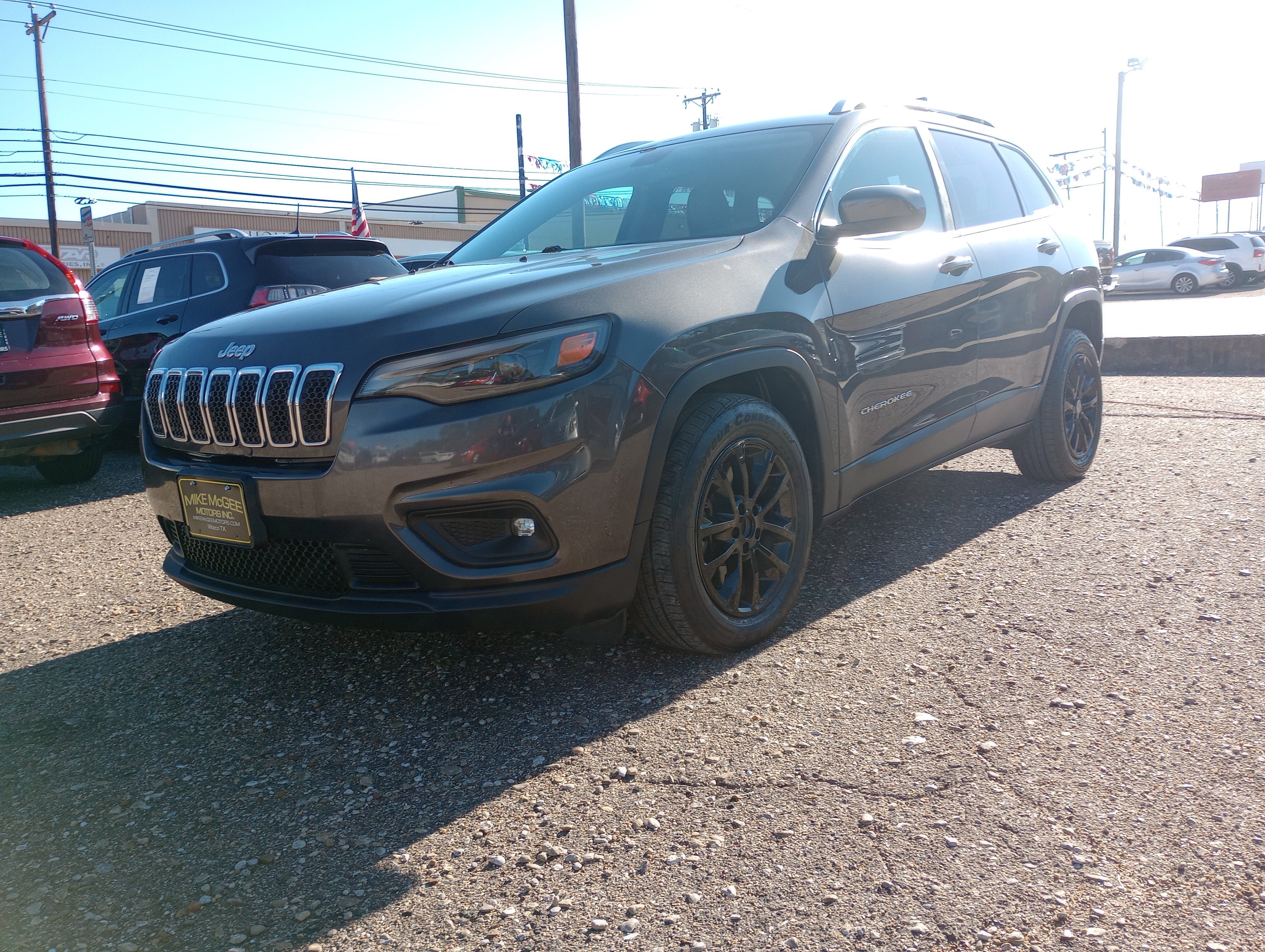 Used 2019 Jeep Cherokee Latitude Plus FWD image 3