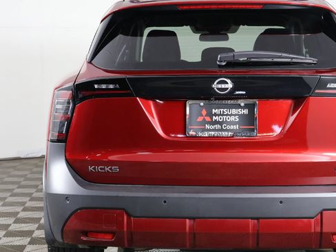 Used 2025 Nissan Kicks SR FWD image 14