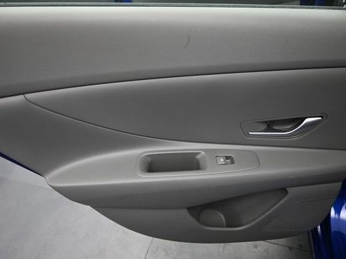 Used 2024 Hyundai Elantra SEL FWD image 16