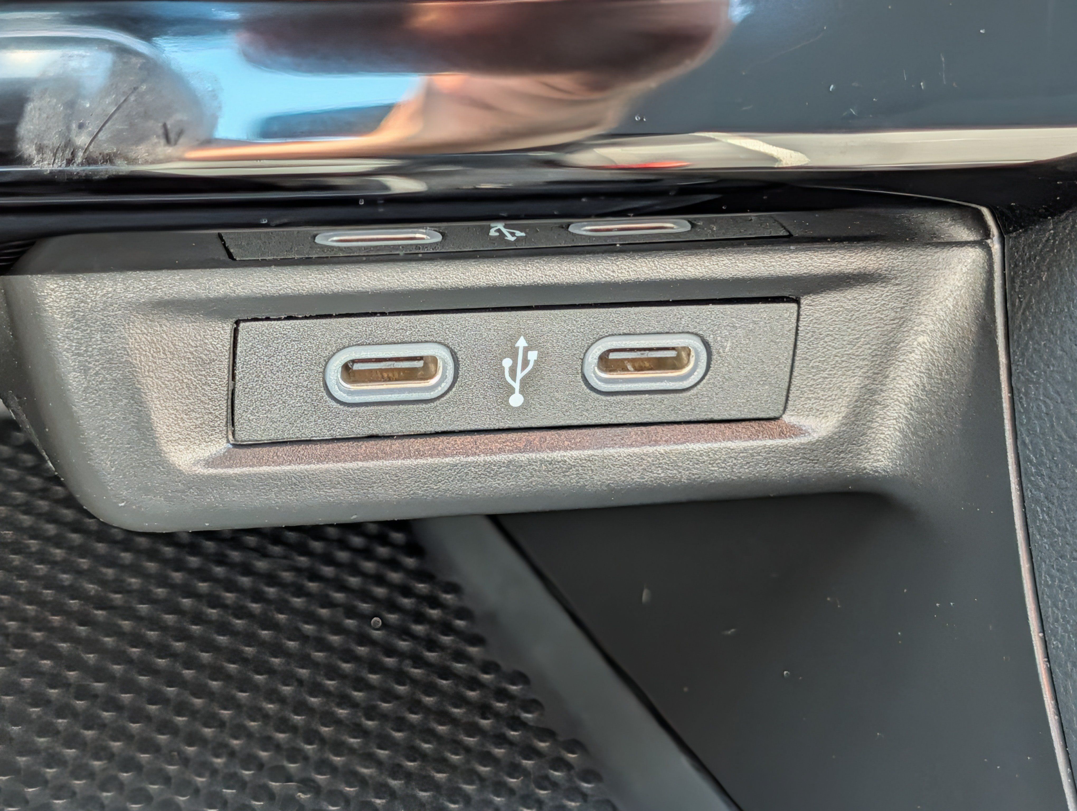 Certified 2025 Volkswagen Jetta Sport FWD image 28