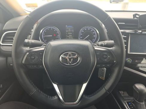 Used 2018 Toyota Camry SE image 10