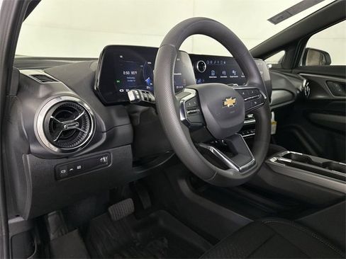 New 2025 Chevrolet Equinox EV LT image 10