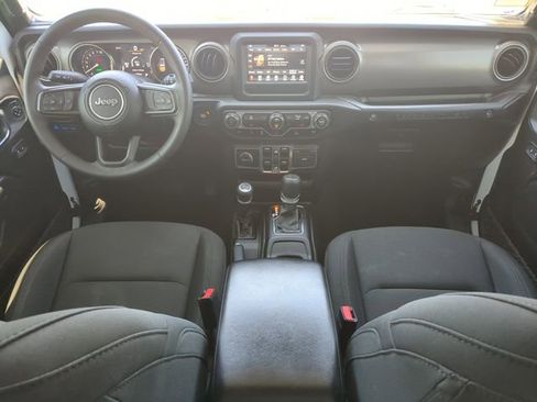 Used 2023 Jeep Wrangler Unlimited w/ Convenience Group AWD/4WD image 16